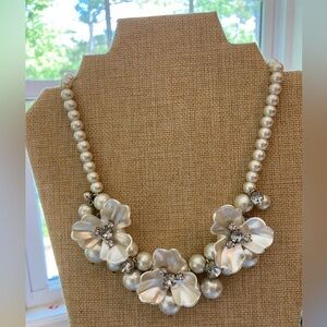 Flowers Floral Faux‎ Pearls Bib Necklace